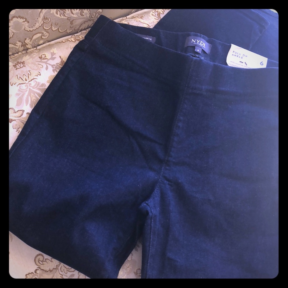 NYDJ pull on ankle jeans size 6